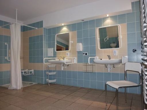Bagno moderno nell'ostello
